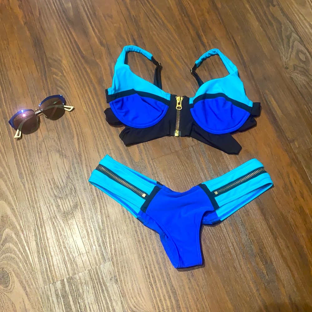 Beach Bunny Bikini 👙 Top Large Bottoms Medium